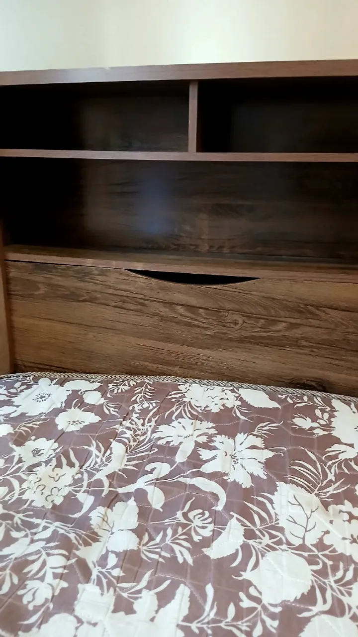 Cama de solteiro com cama auxiliar