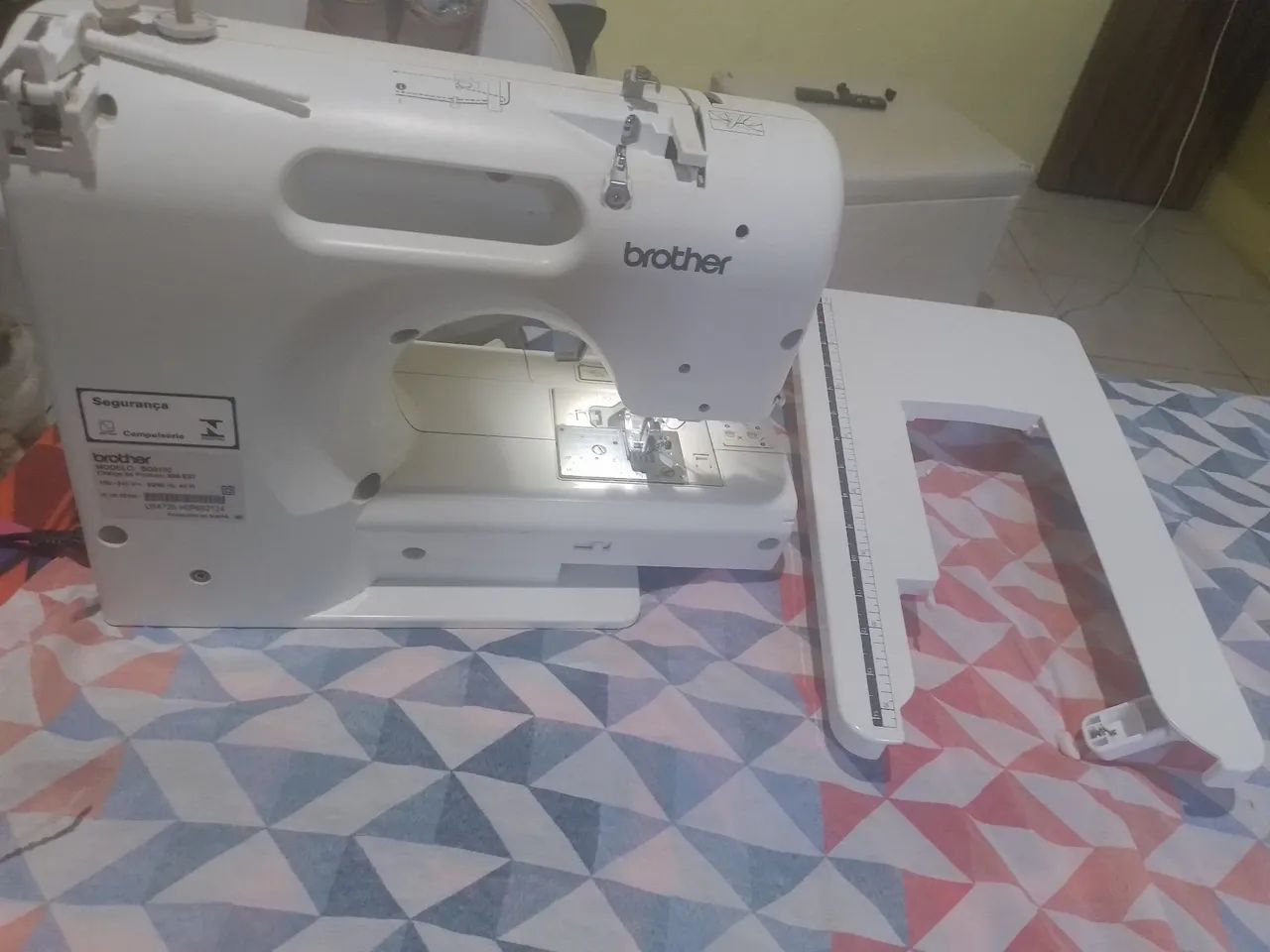 Máquina de costura Brother 90100 - Foto 2