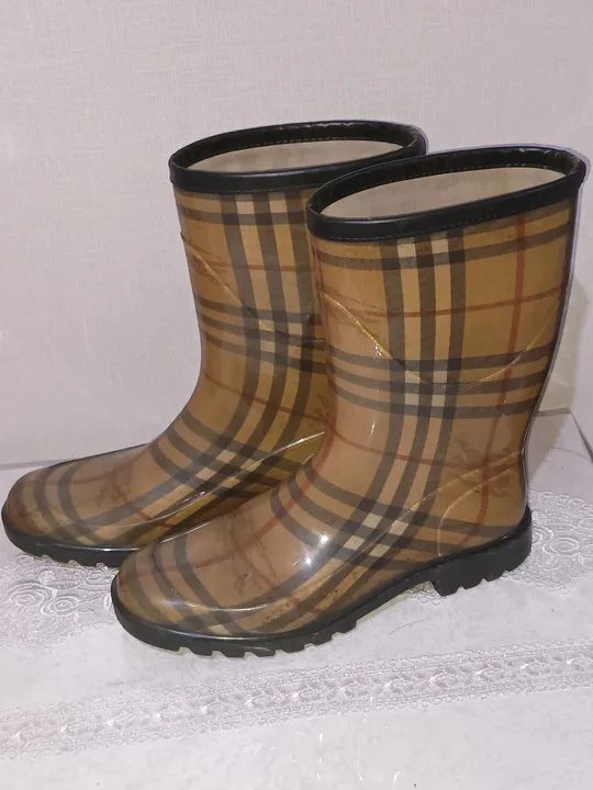 Botas de Chuva Burberry - Tamanho 38 - Foto 4