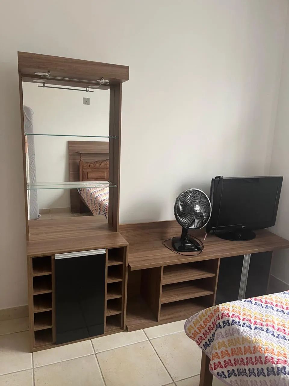 Rack e barzinho com balcão