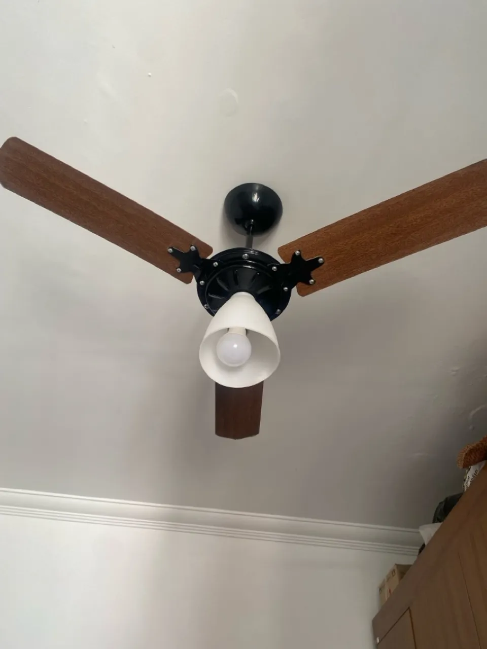 Ventilador de Teto com Luminária