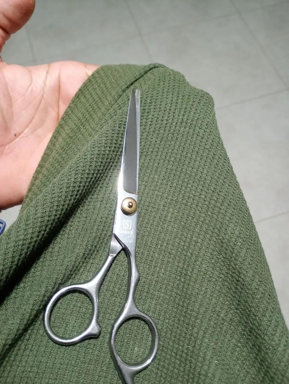 Tesoura (sekich) cromada, perfeito estado, afiada 