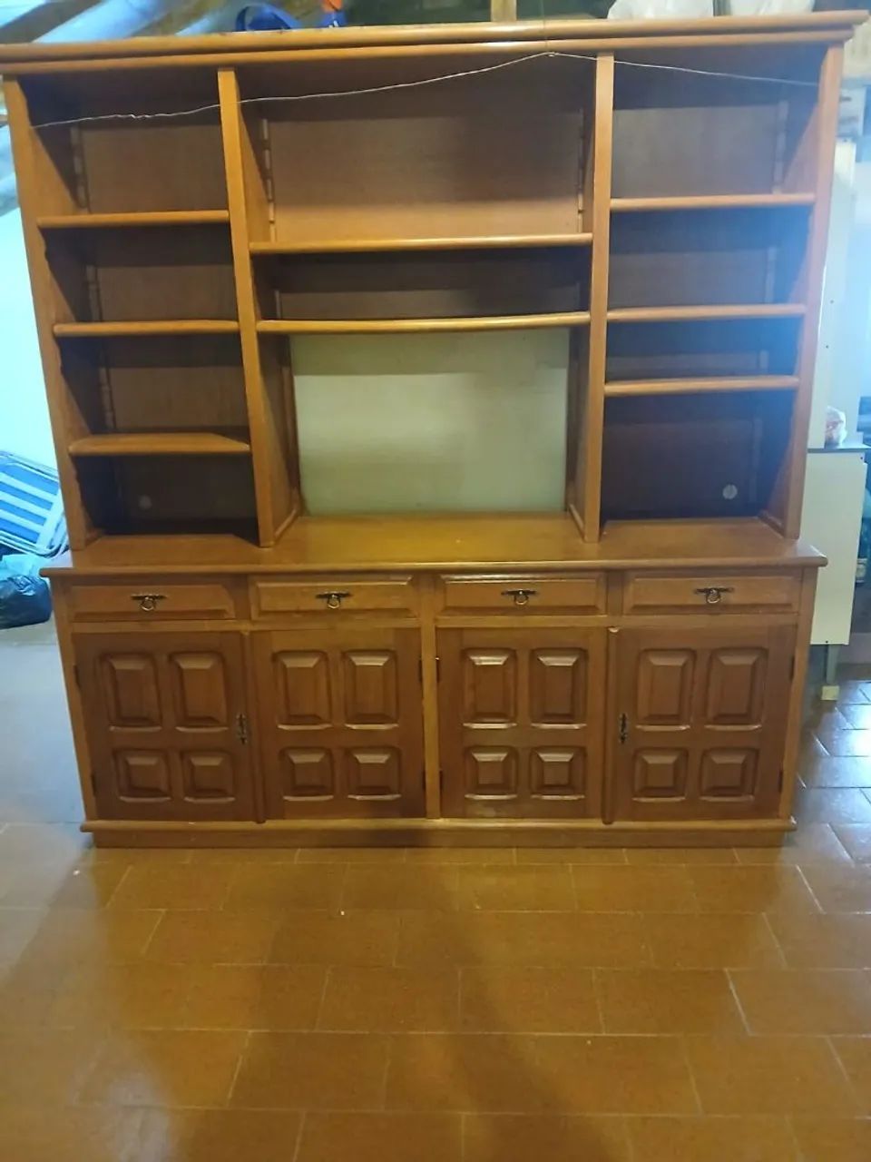 Estante em madeira 