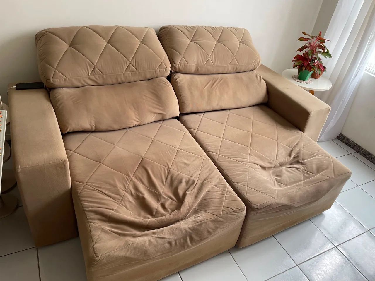 Sofa retrátil e reclinável. Valor negociável 