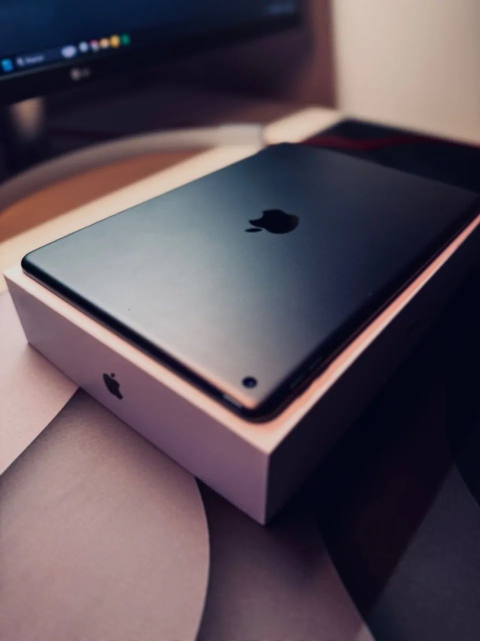 iPad 9 64GB Apple Como Novo - Pouquíssimo Uso - Com Película - Foto 2