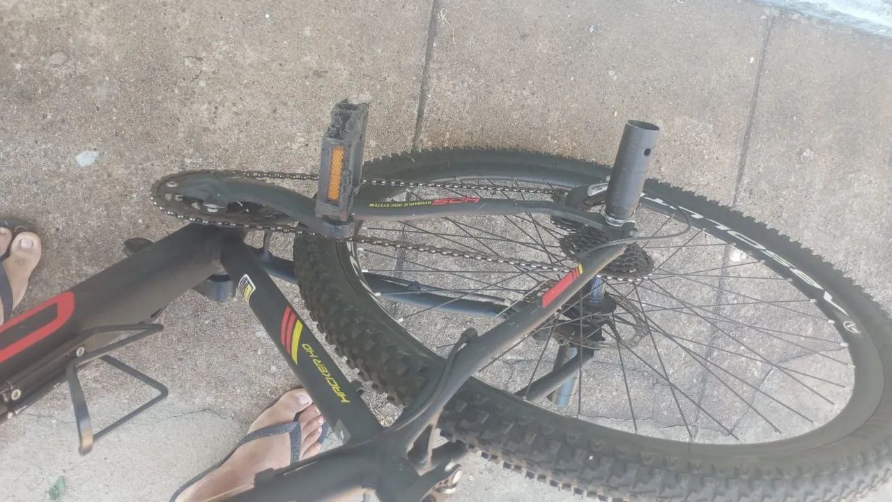 Vendo Bike preta usada  - Foto 4