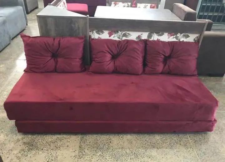 Sofá cama cor vinho 