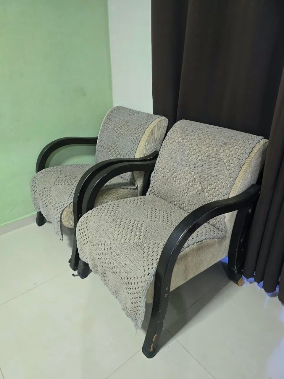 Vendo 2 Poltronas - R$ 250,00 o par  - Foto 2
