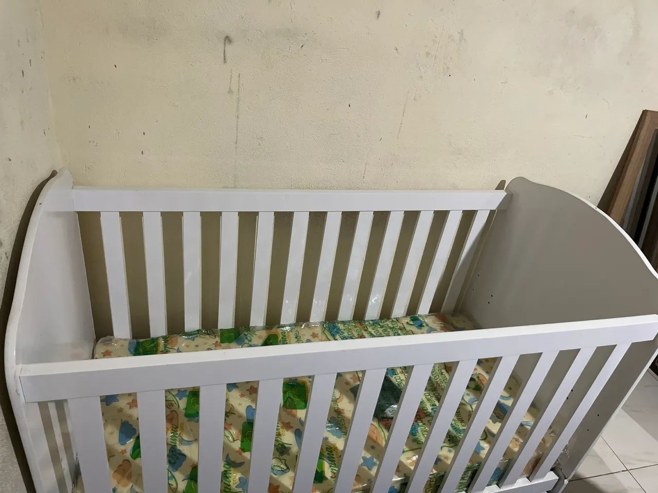 Berço já vem com o colchão