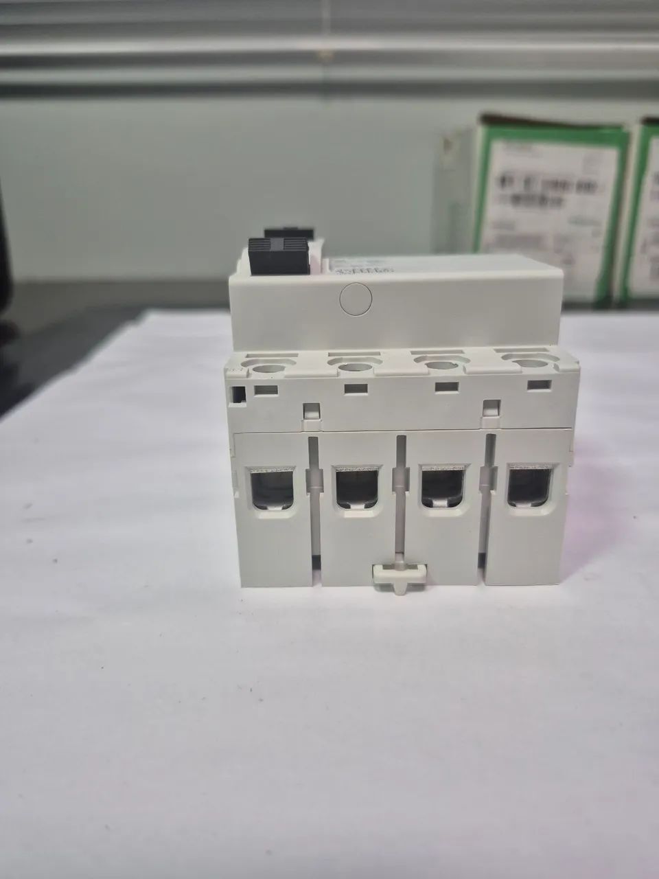 IDR TETRAPOLAR 40A 30mA Schneider  - Foto 3