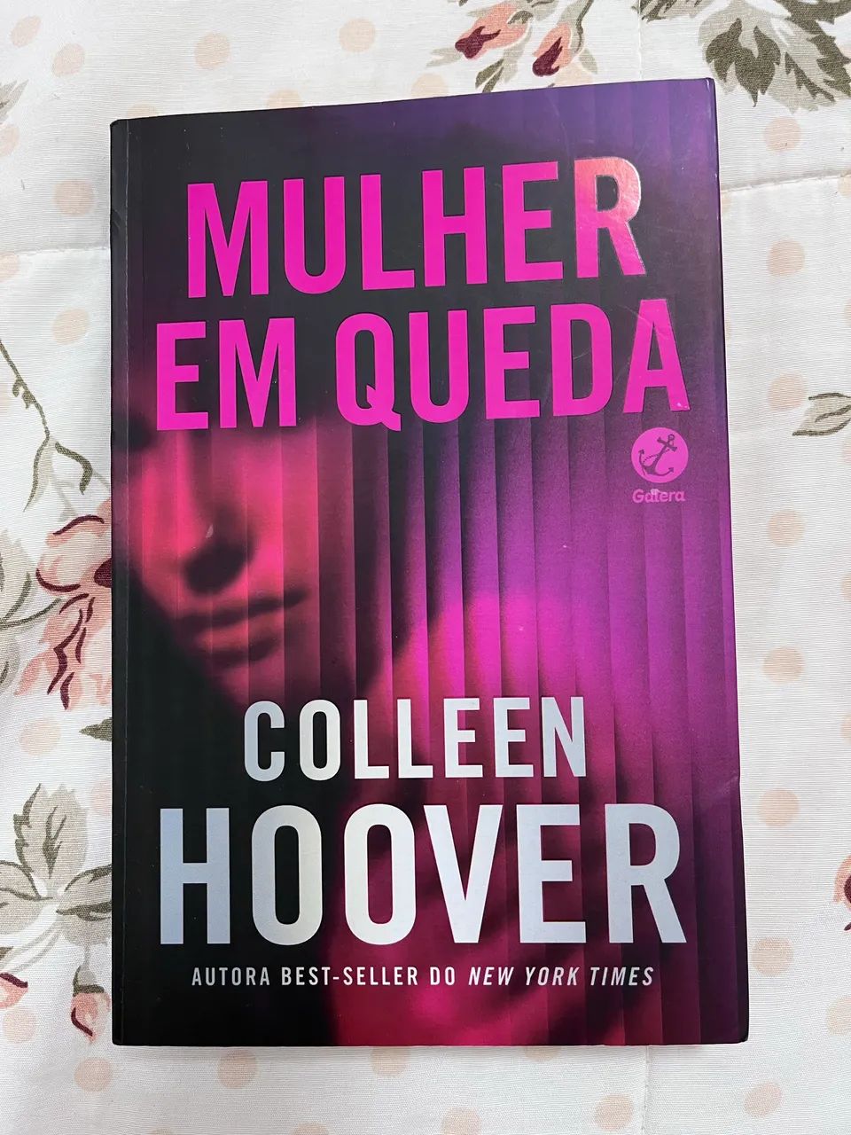 Livro Colleen Hoover  - Foto 4