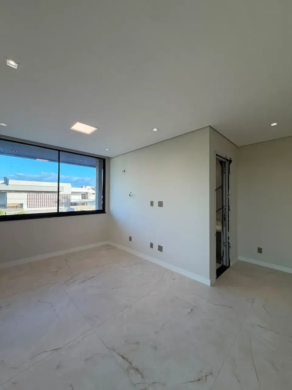 Casa no Alphaville/ 5 suítes / 396m2 de área construída - Foto 3