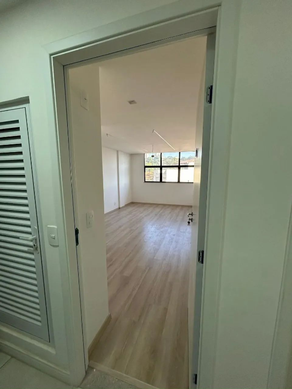 Vendo Sala Comercial com Garagem no Vertical Villa, 22m² com banheiro - Foto 3