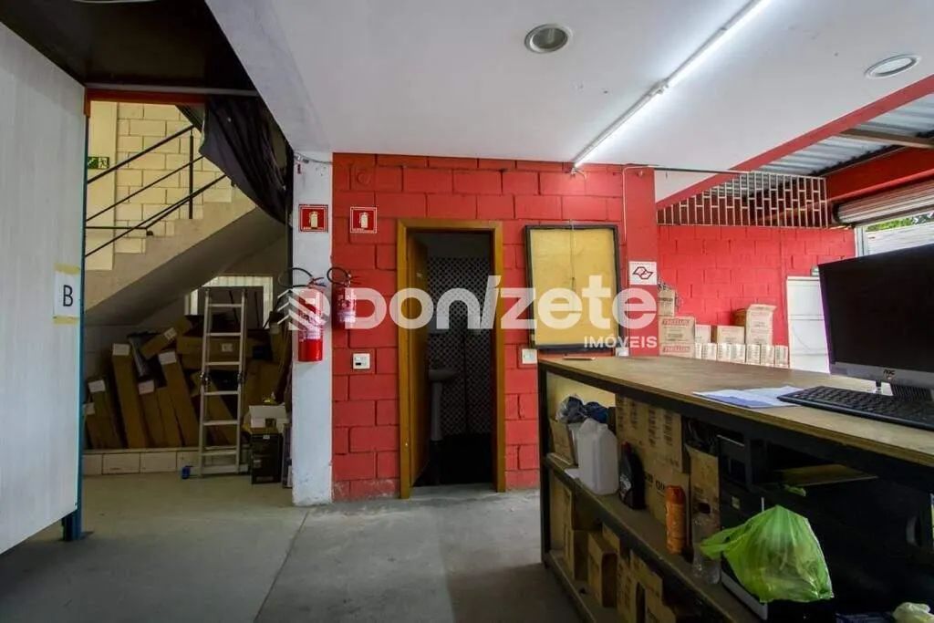 Galpão Comercial à Venda | 424,66 m² Úteis em Santo André (Jardim Bom Pastor)