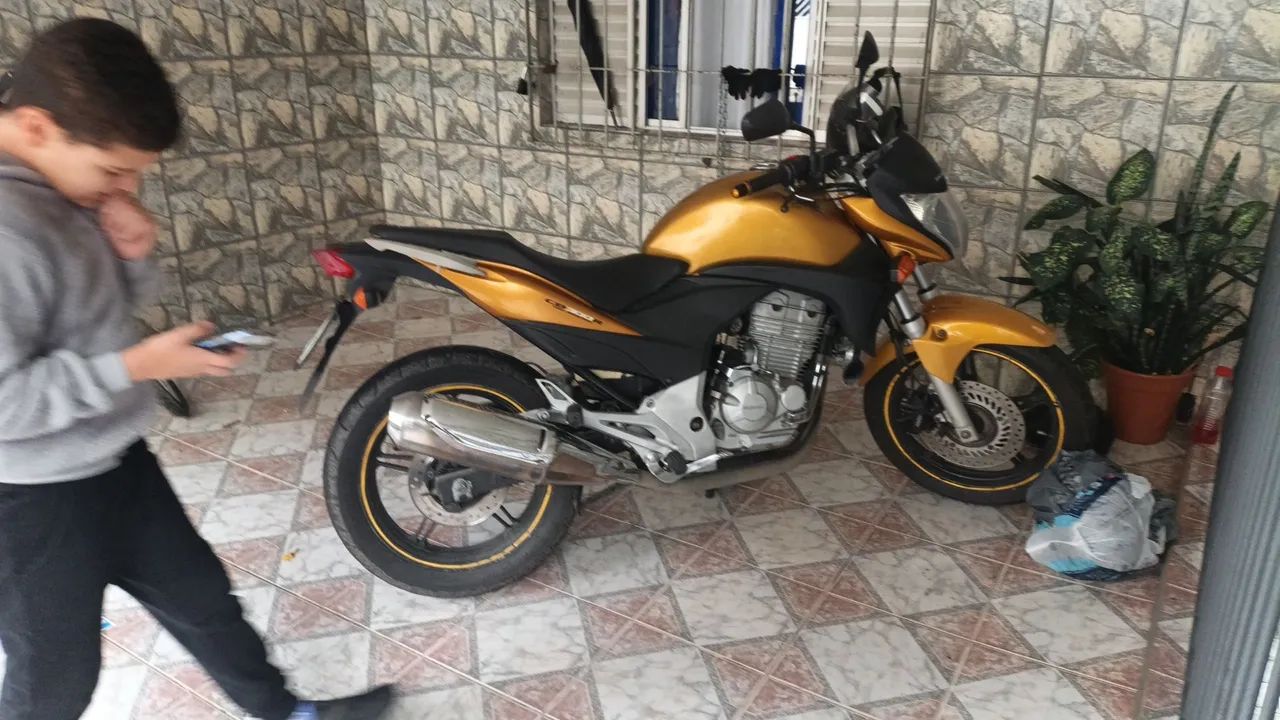 CB300R  ..11,300 - Foto 5