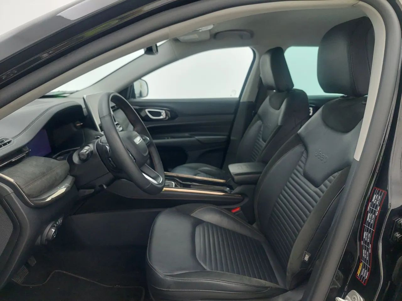 Jeep Commander Limited T270 1.3 TB Flex Aut., foto 16 de 18