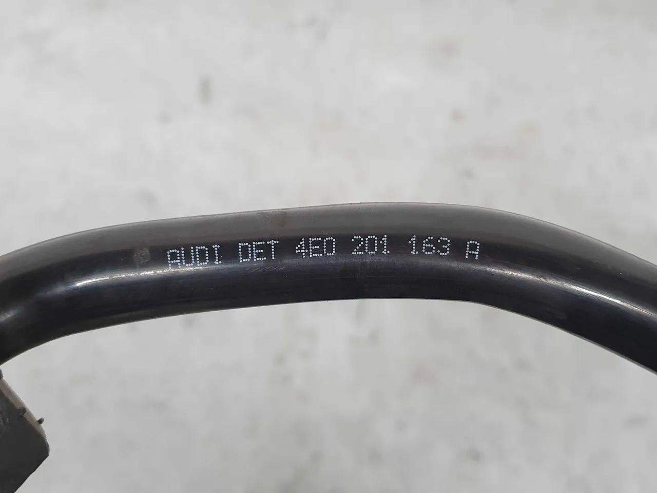 Tubo De Ventilação Ar Audi A8 D3 2003 A 2009 4e0201163a - Foto 2