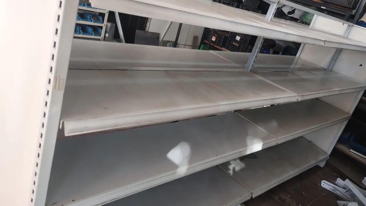 Vendo gôndolas/prateleiras 10 metros 