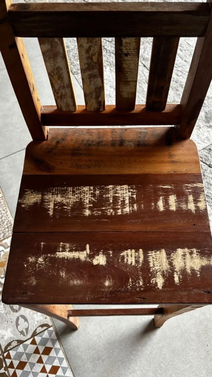 Banquetas de Madeira de Demolição