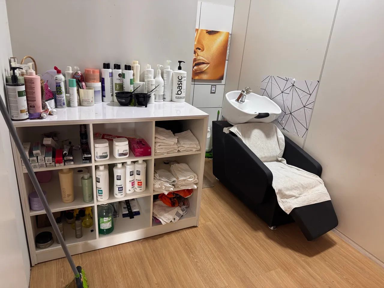 Vendo salão de beleza completo  - Foto 5