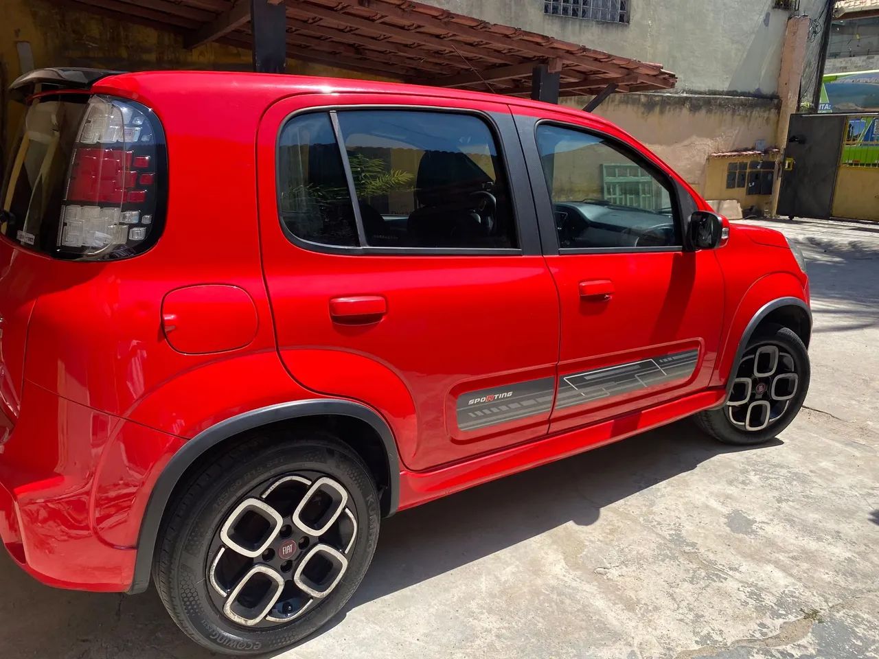 Fiat Uno Sporting 1.4 EVO Fire Flex 8V 4P 2015 - Foto 2