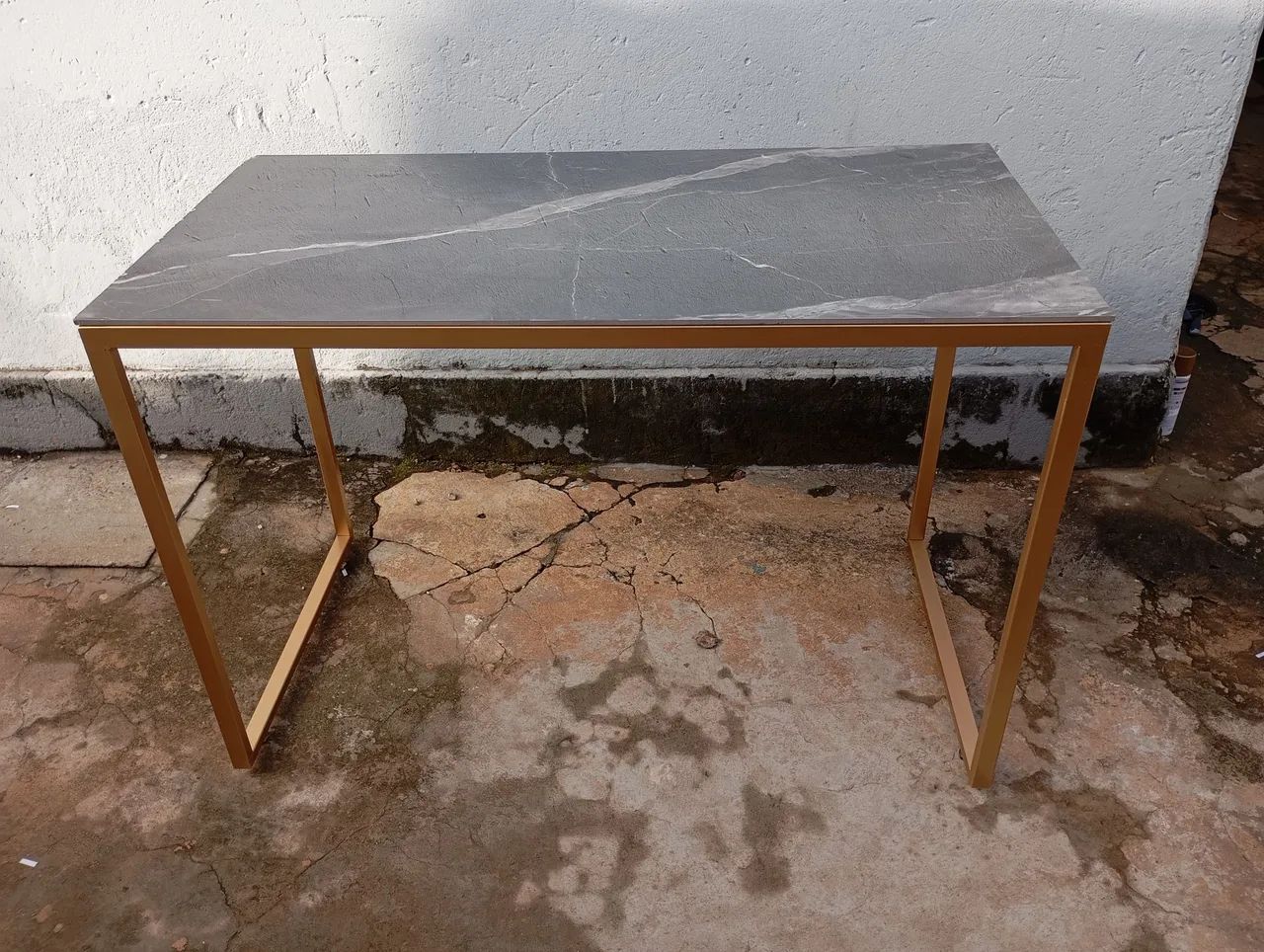 Mesa industrial com tampo de porcelanato  - Foto 3