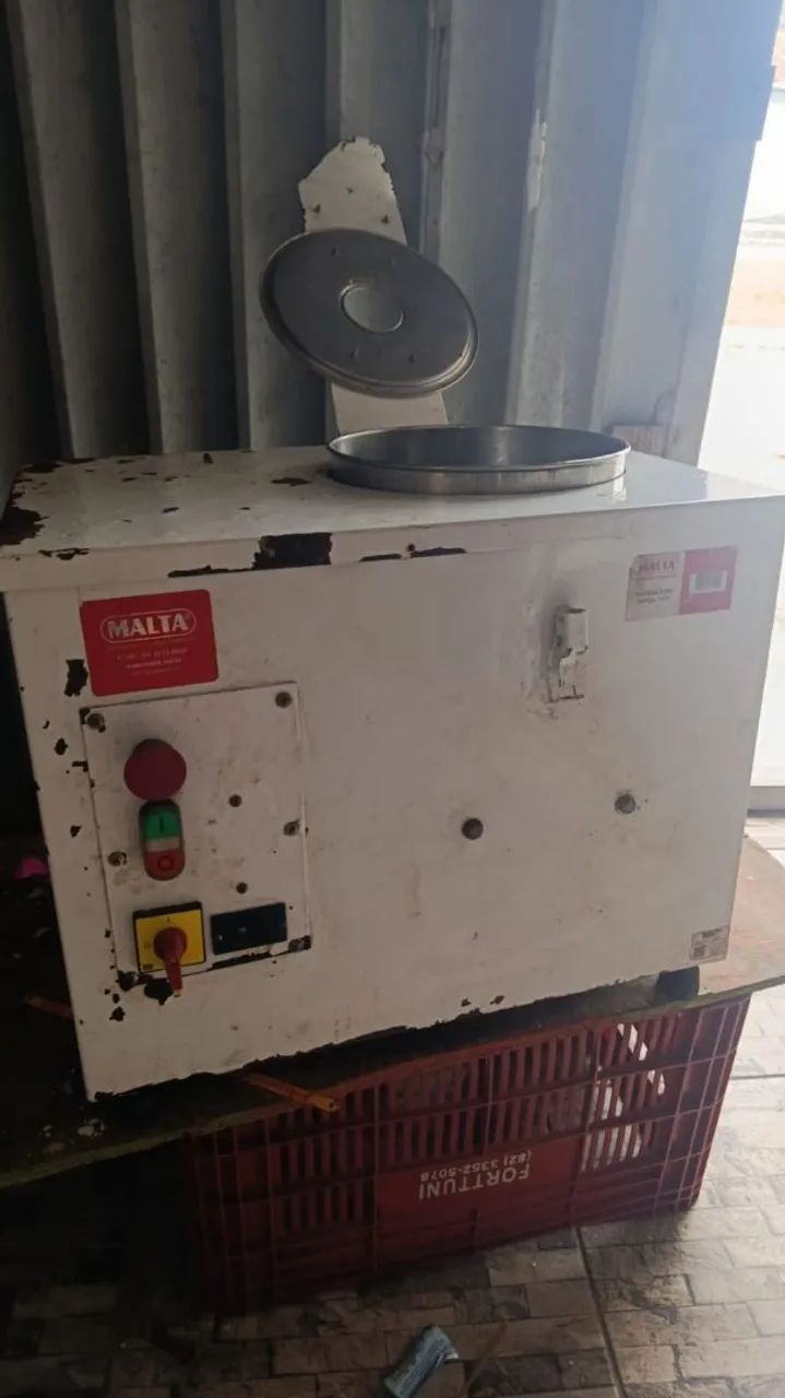 Amassadeira rápida  industrial 7 kg - Foto 2