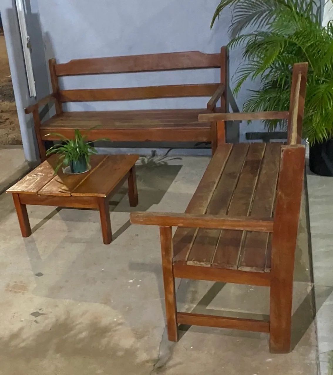 Vendo bancos com mesa de madeira Angico 