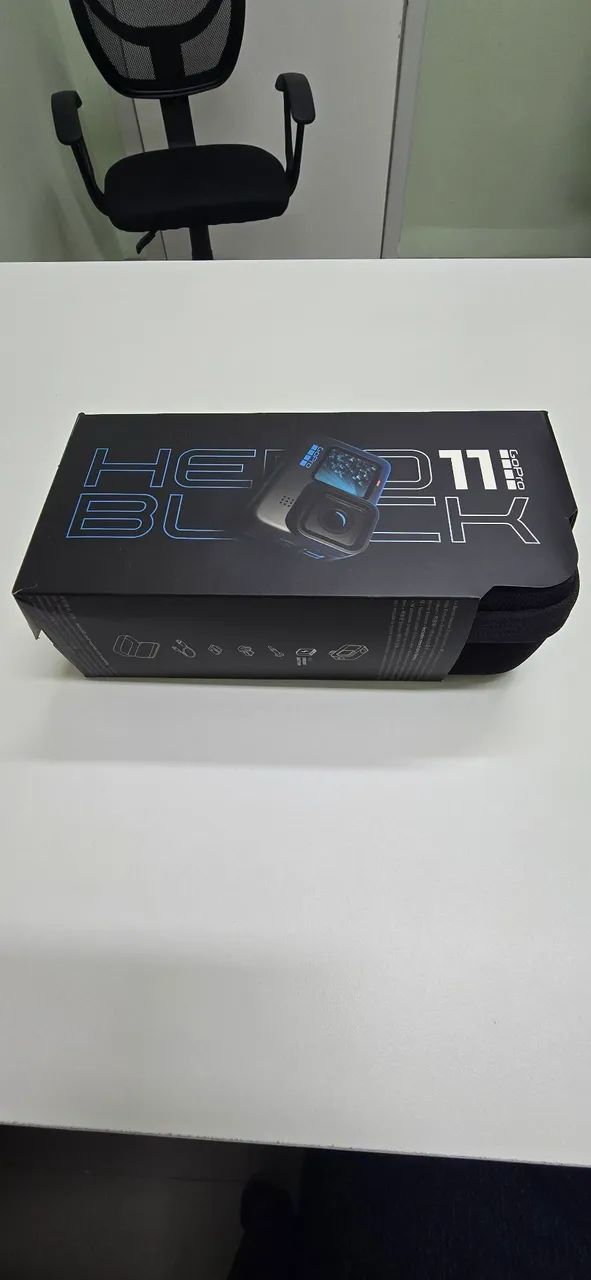 Câmera GoPro HERO11 e maleta de acessórios 