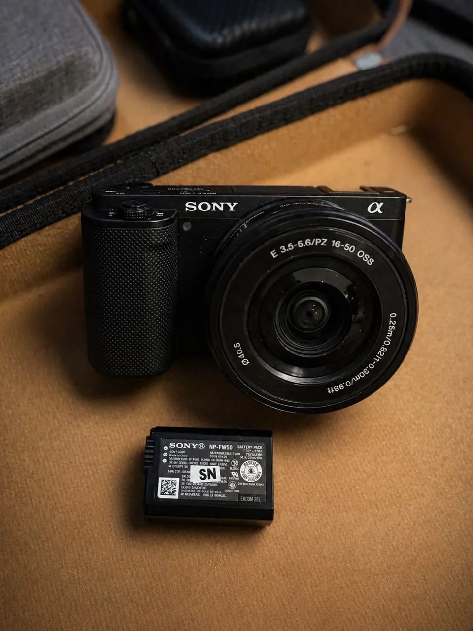 Câmera Sony ZV-E10 Preta - Impecável/Estado de Nova] - Câmeras e