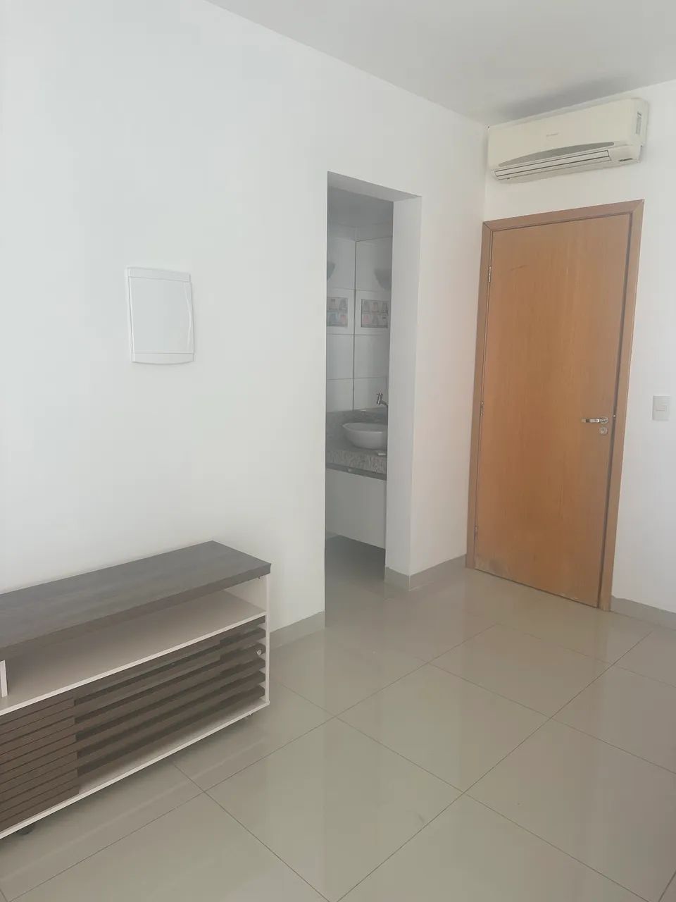 1apto com sacada todo mobiliado ,ar condicionado na sala e quarto - Foto 3