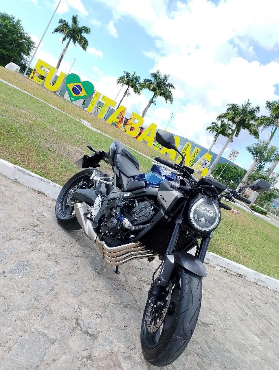 CB 650R 2026 - Foto 2
