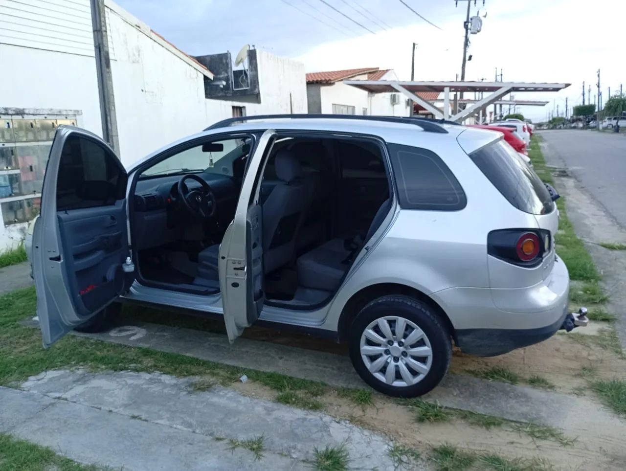 Volkswagen Spacefox 1.6/ 1.6 Trend Total Flex 8V 5P 2010 - Foto 4