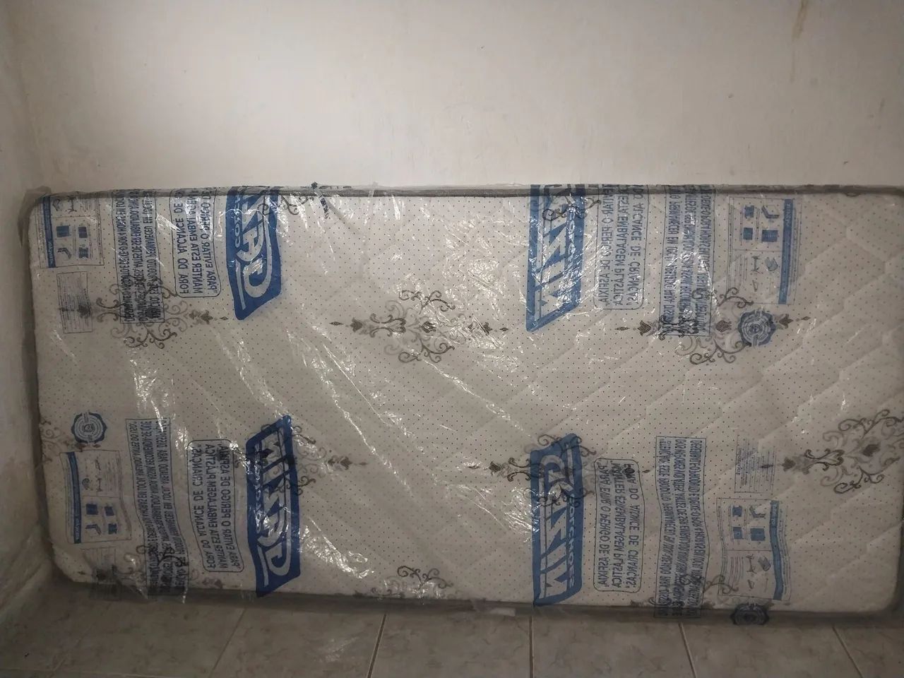 Vendo colchão novo de solteiro 