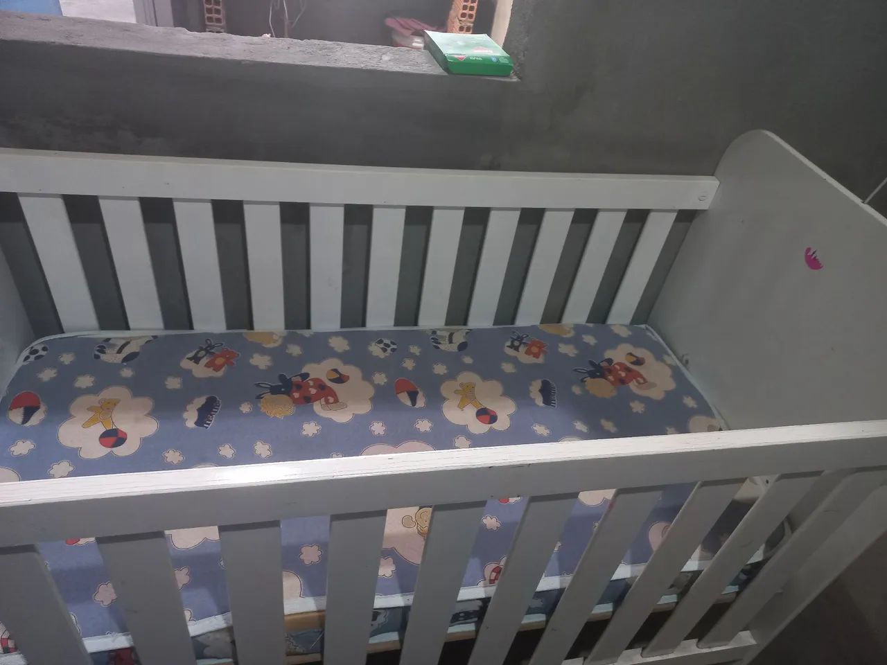 Vendo berço com colchão em bom estado e barato - Foto 3