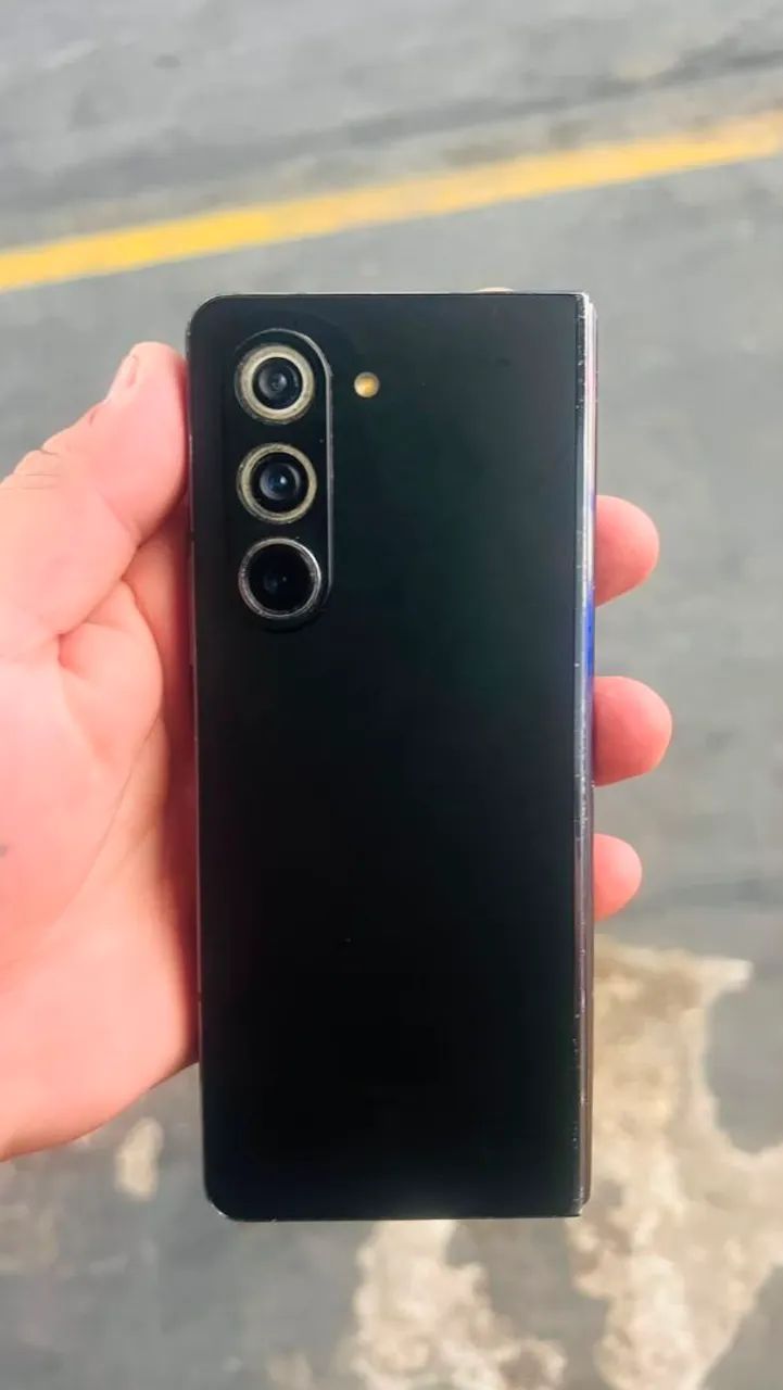 Samsung Z Fold 5 - Foto 2