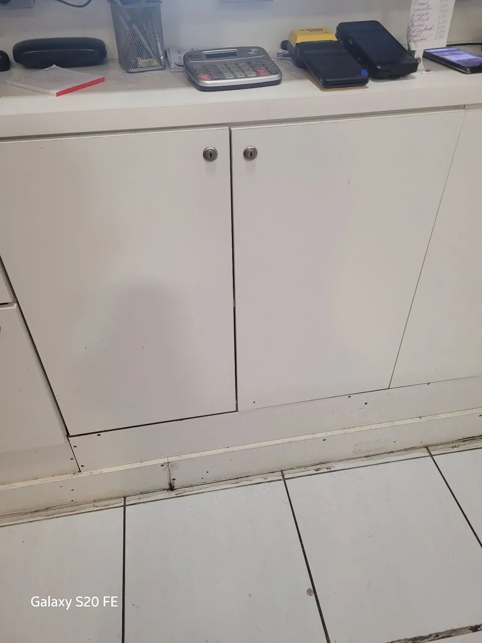 Balcão com armários  - Foto 4