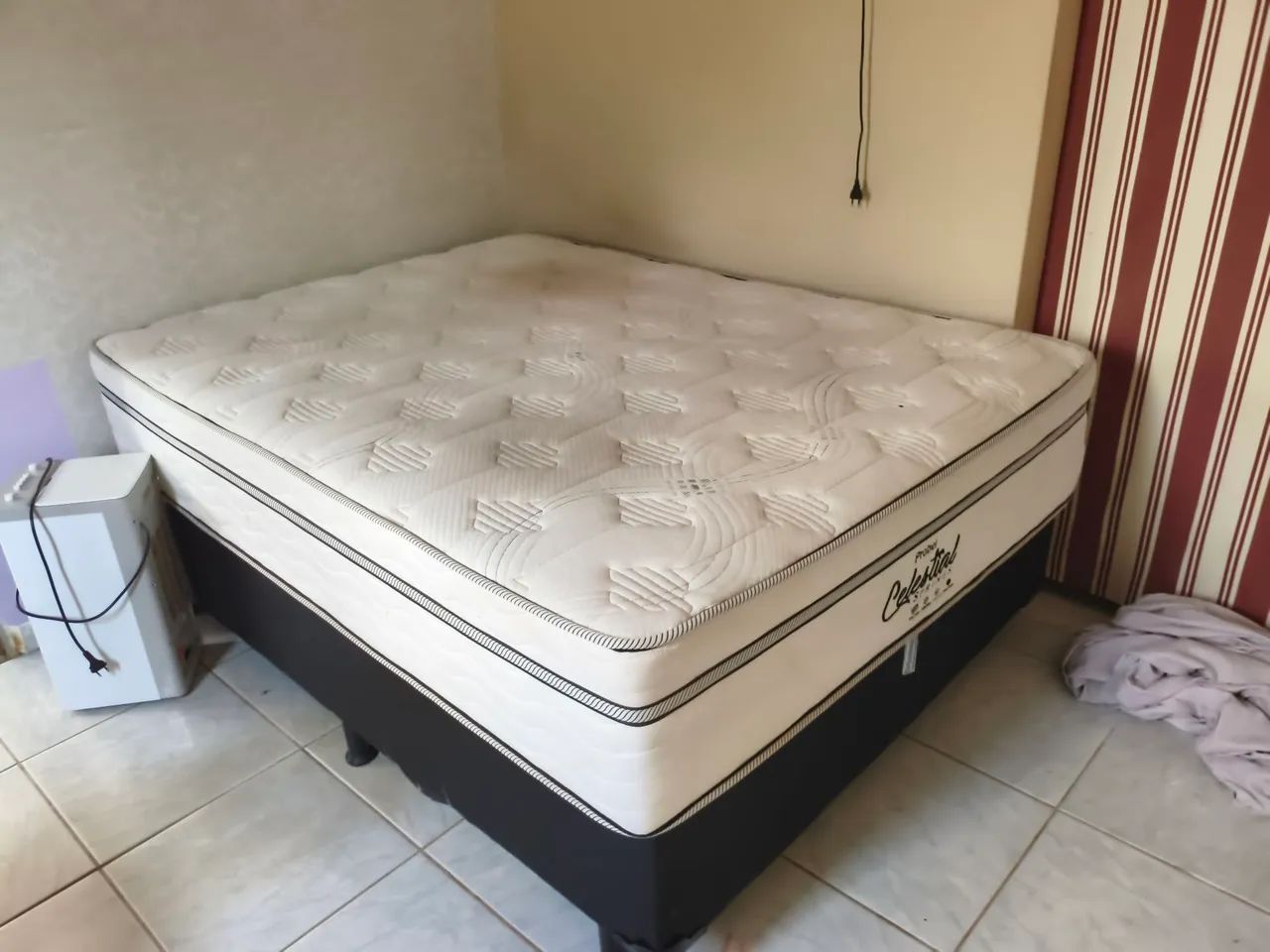 Vende-se cama casal usada - Foto 2