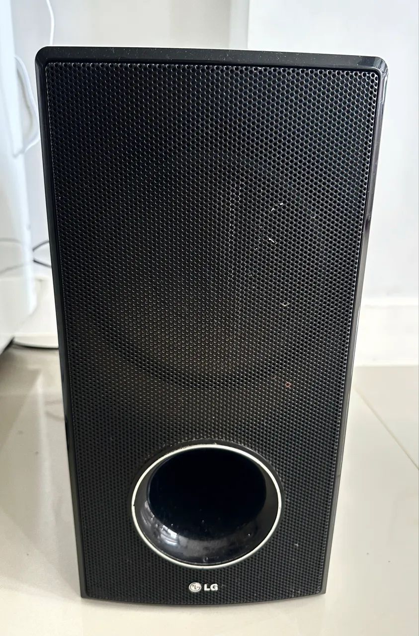 Soundbar LG com Subwoofer e Bluetooth 300W - Foto 3