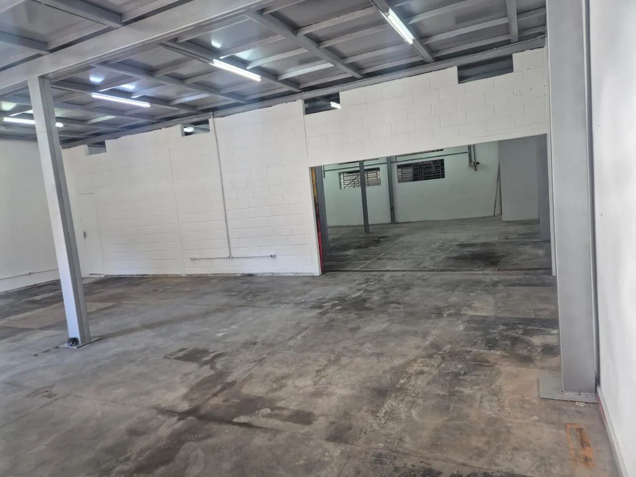 Alugo ótimo galpão na Avenida Pedro II - Foto 2