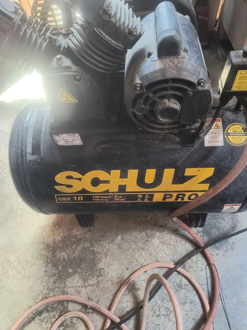 Compressor semi novo 
