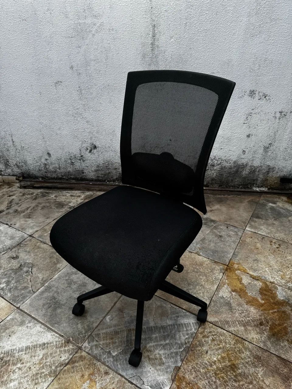 Vendo cadeira de escritório  - Foto 3