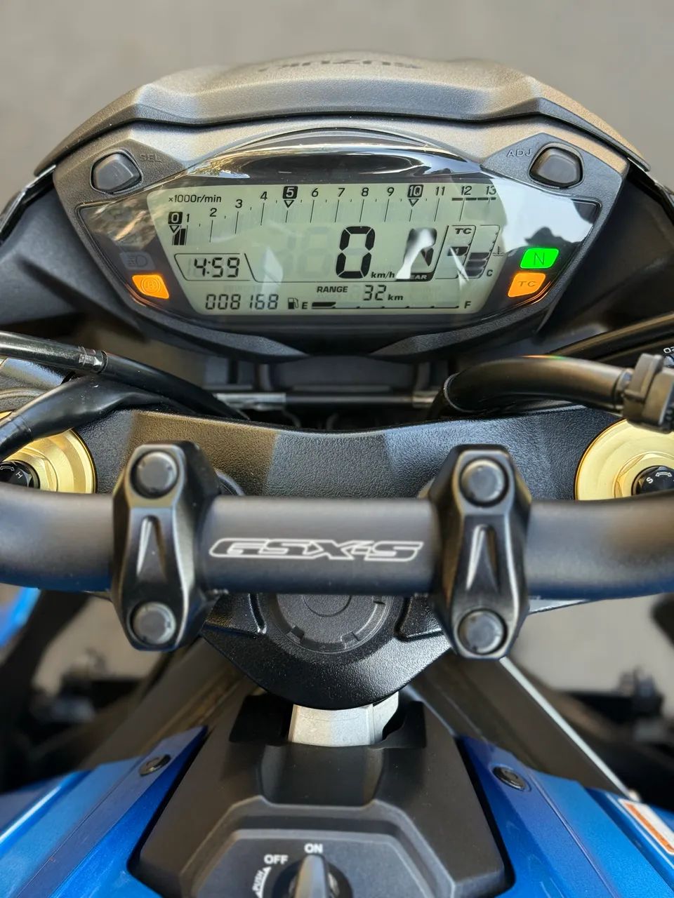 GSX S 750 2023 - Foto 3