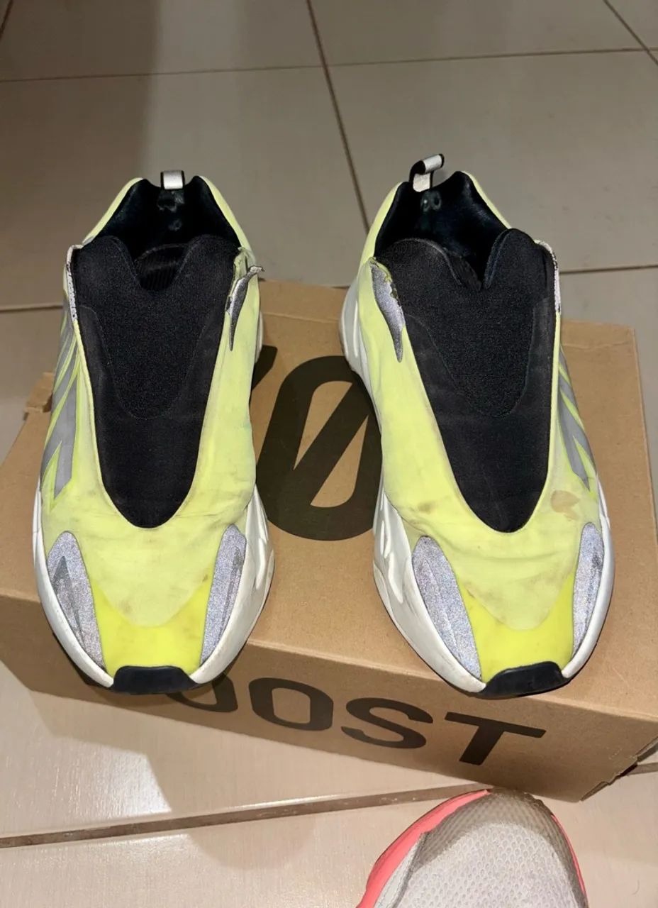 Tênis Adidas Yeezy 700 - Foto 2