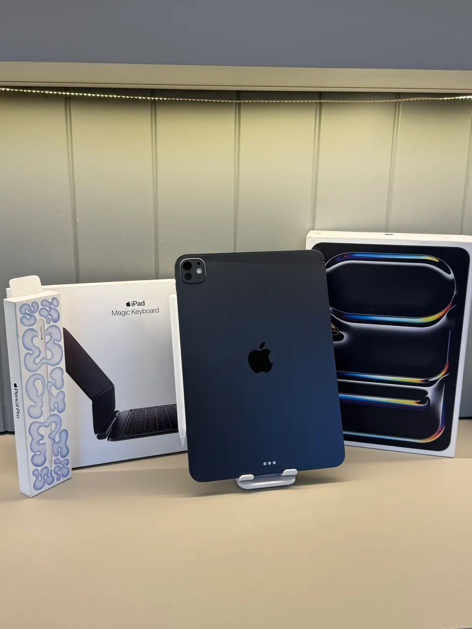iPad Pro m5 256gb + Pencil Pro + Keyboard Original com Garantia