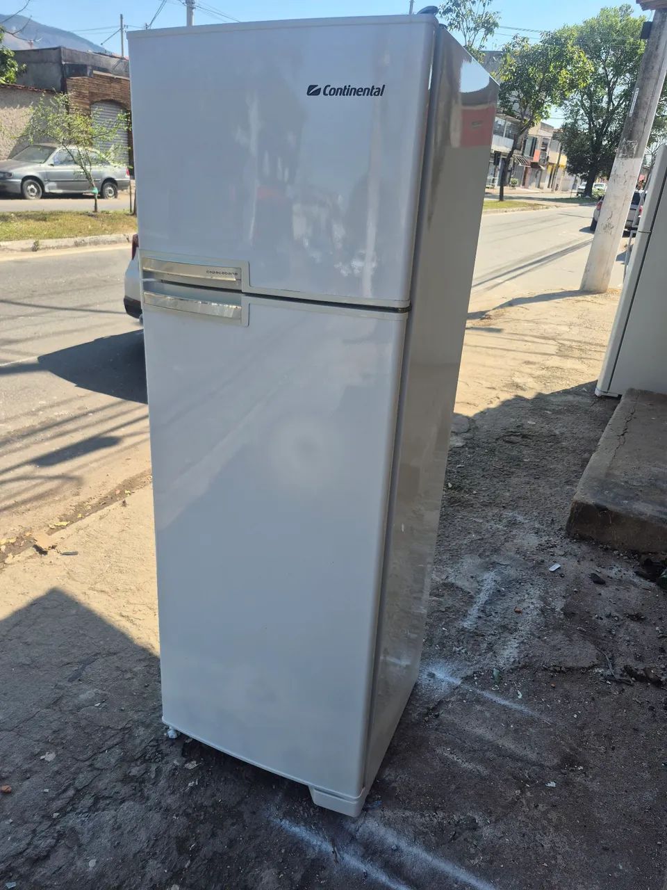 Geladeira continental 370 litros funciona perfeiramente - Foto 4