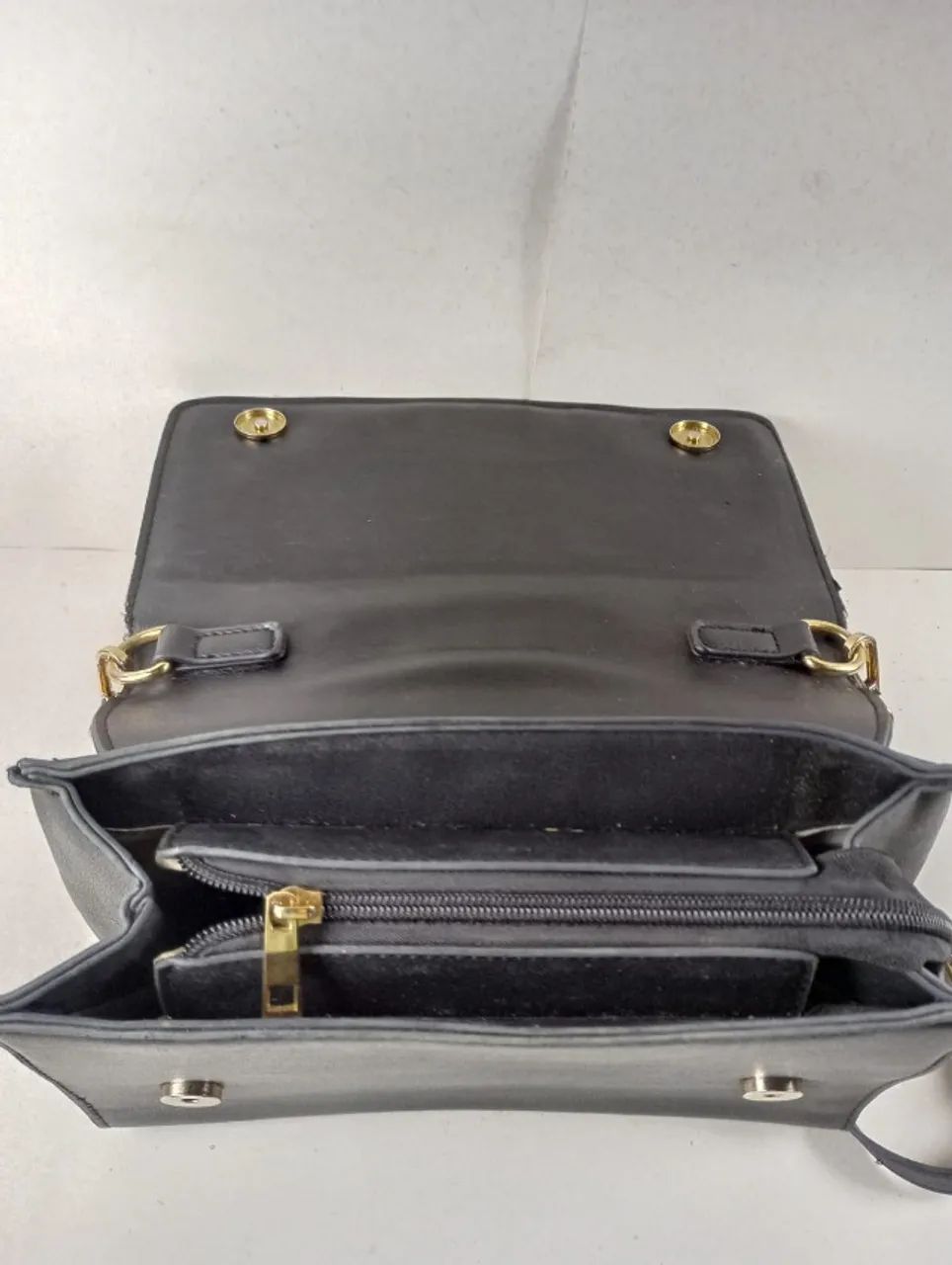 Bolsa Transversal Le Postiche Original Preta (Alça de Corrente e Fivela Dourada) - Foto 4