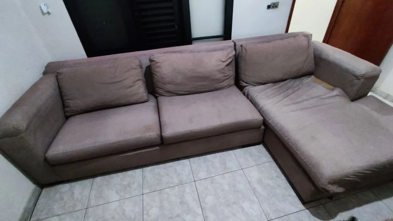 Sofá Retrátil com Chaise 3 Lugares - Muito Conservado