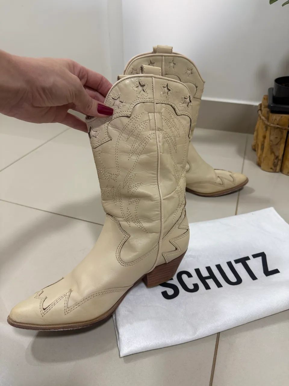 Bota Schultz cor Off 38 no couro - Foto 4