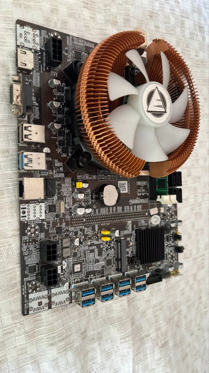placa mae mineracao 1155 btc-b75-8usb com Processador  - Foto 3